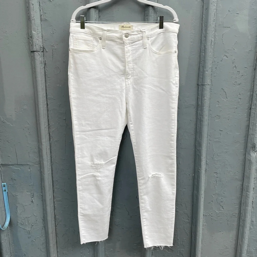 Madewell 9" Mid-Rise Skinny Crop Jeans in Pure  White: Knee-Rip Edition, size 32 - Picture 3 of 12